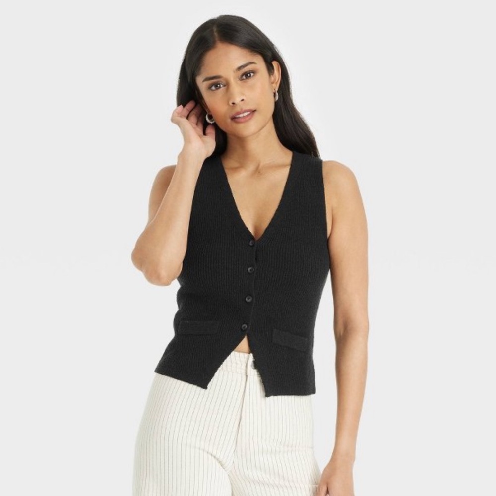 NWT Universal Thread Women's Button-Front Sweater Vest size medium color black